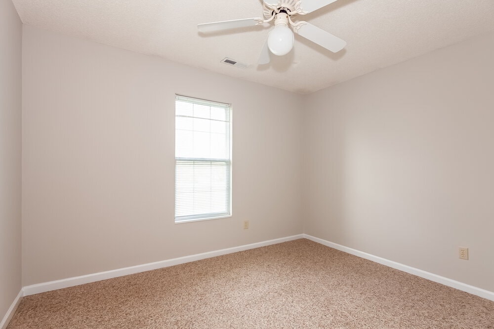 Building Photo - 4980 Valley Trail Ct