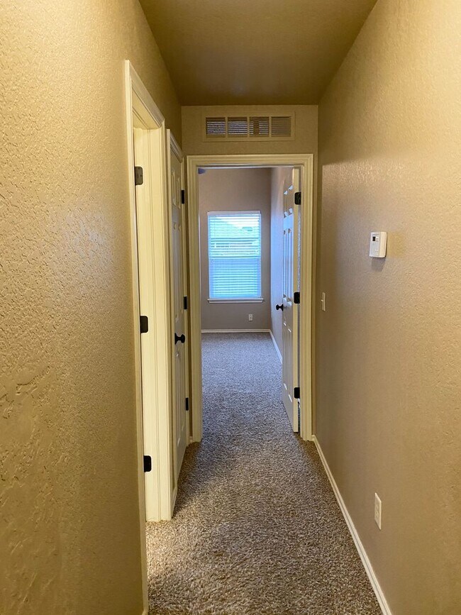 Building Photo - Great Family Home in the Heatherwood Addit...