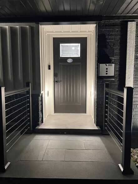 Building Photo - 7018 Le Claire Ave