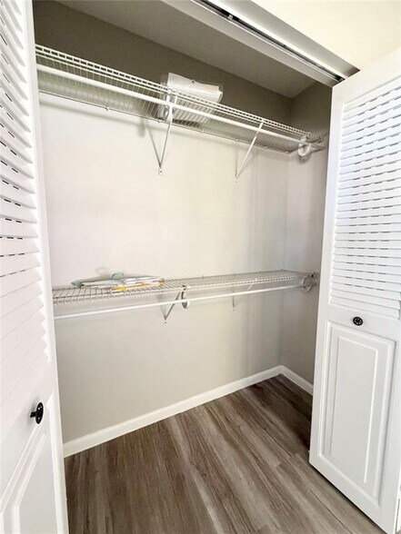 Building Photo - 84 Mansfield B