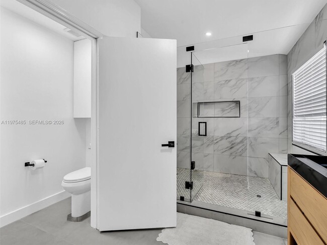 Building Photo - 4962 SW 32nd Way