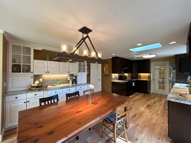 Building Photo - Country Living In The City - 3 Bedroom / 2 Bathroom Home on a Large Corner Lot