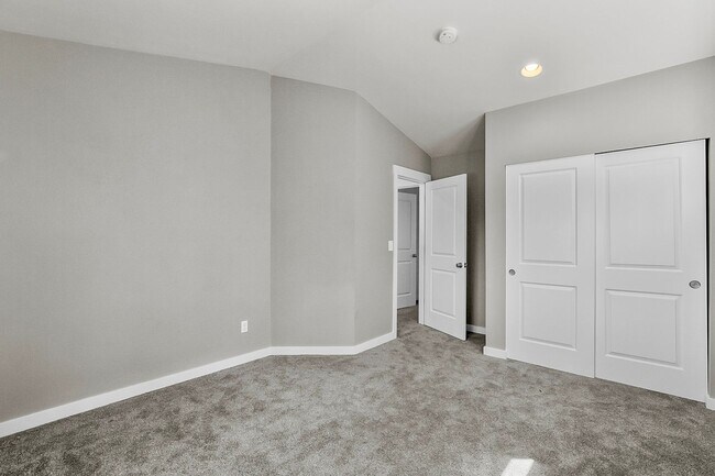 Building Photo - ? Spacious Snohomish Home with Luxury Features & Room to Live! ?
