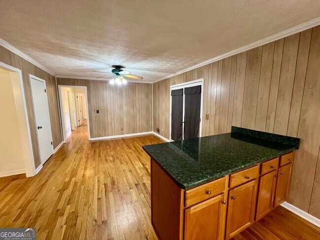 Building Photo - 6695 Courtney Dr