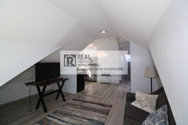 Building Photo - 4 Ashworth Ave