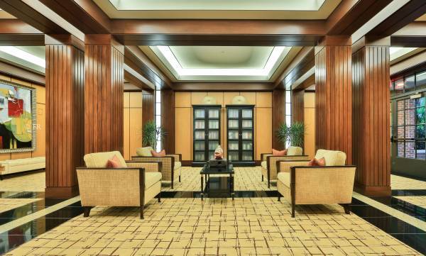 Building Photo - 500 W Harbor Dr