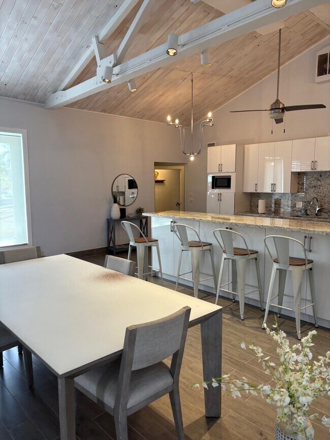 Building Photo - 419 E Atlantic Ave