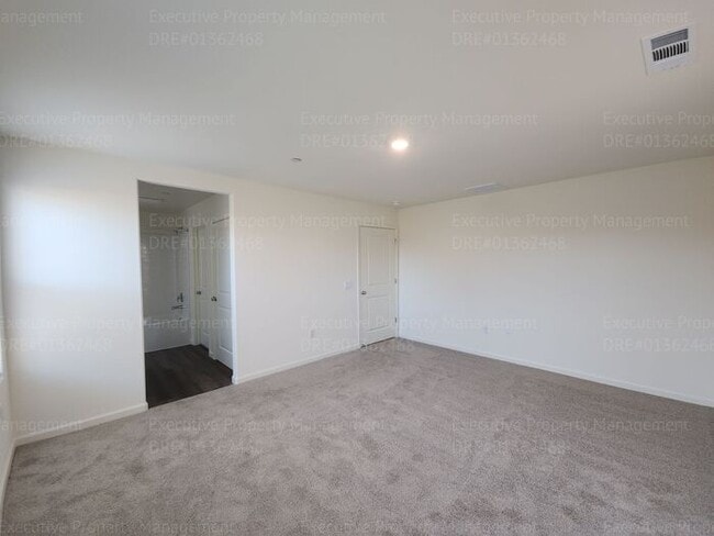 Building Photo - Newly constructed 4 bedroom/ 3 bathroom co...