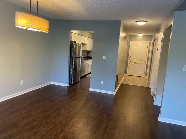 Building Photo - 3134 High Ridge Dr