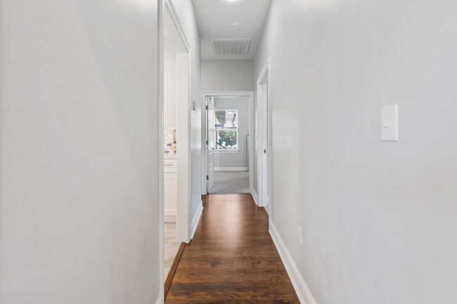 Building Photo - 134 Lee St