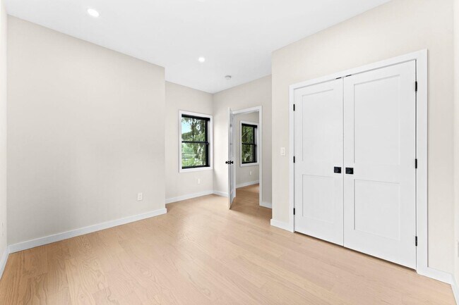 Building Photo - 165 Jefferson Ave