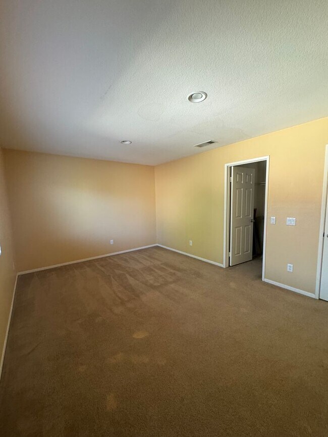 Building Photo - MOVE-IN SPECIAL!! Welcome to Your New Home In Winchester