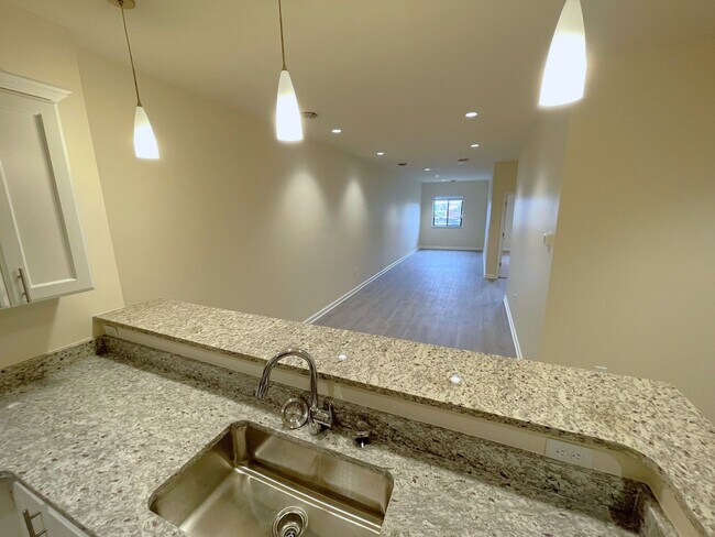 Building Photo - Luxurious 1-Bedroom Apartments in Downtown Schenectady!