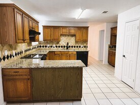 Building Photo - 318 Nita Ln