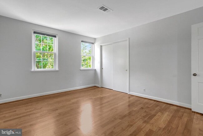 Building Photo - 3204 S Stafford St