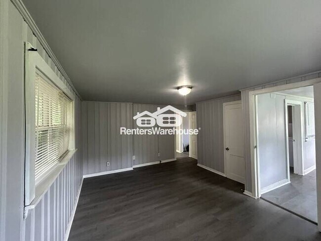 Building Photo - Charming 3 bedroom 1 bath home