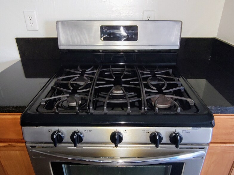 Building Photo - 14746 Delano St