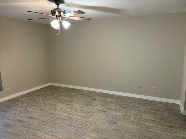 Building Photo - 14555 Wunderlich Dr