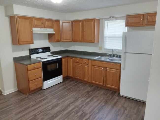 Building Photo - 929 3rd St