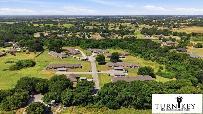 Building Photo - 131 Sunburst Ct