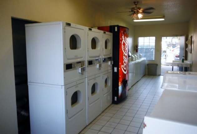 Laundry Facilities - Peppermill Apartments