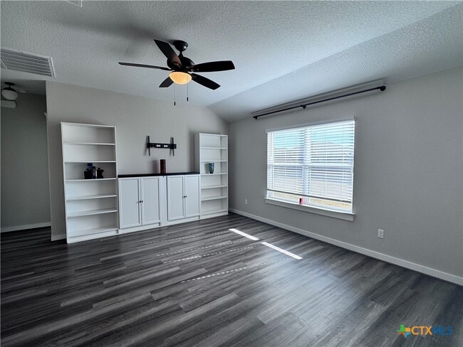 Building Photo - 300 Colthorpe Ln