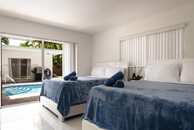 Building Photo - 2555 NE 202nd St