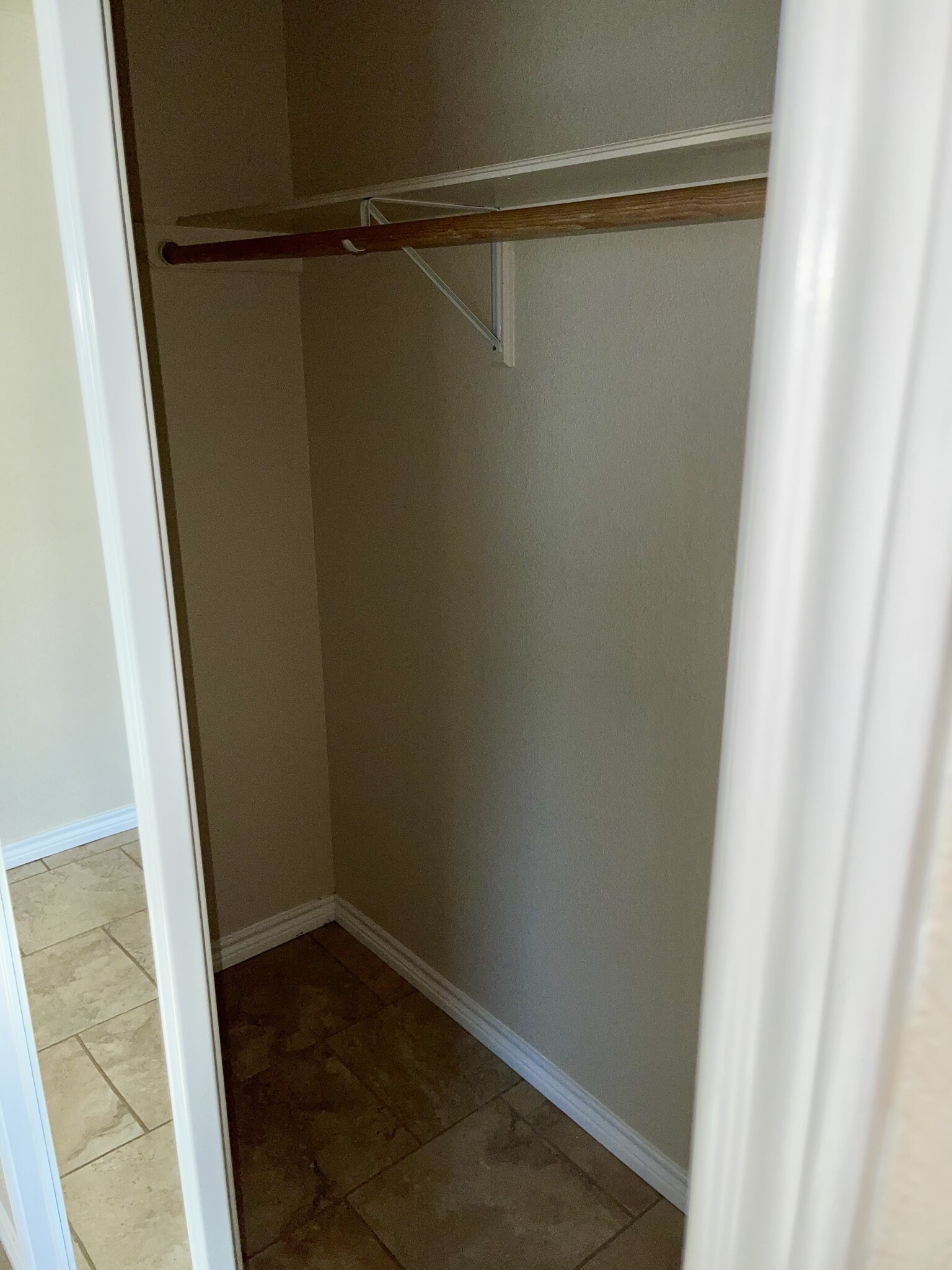 Closet 2 - 1305 Kings Way