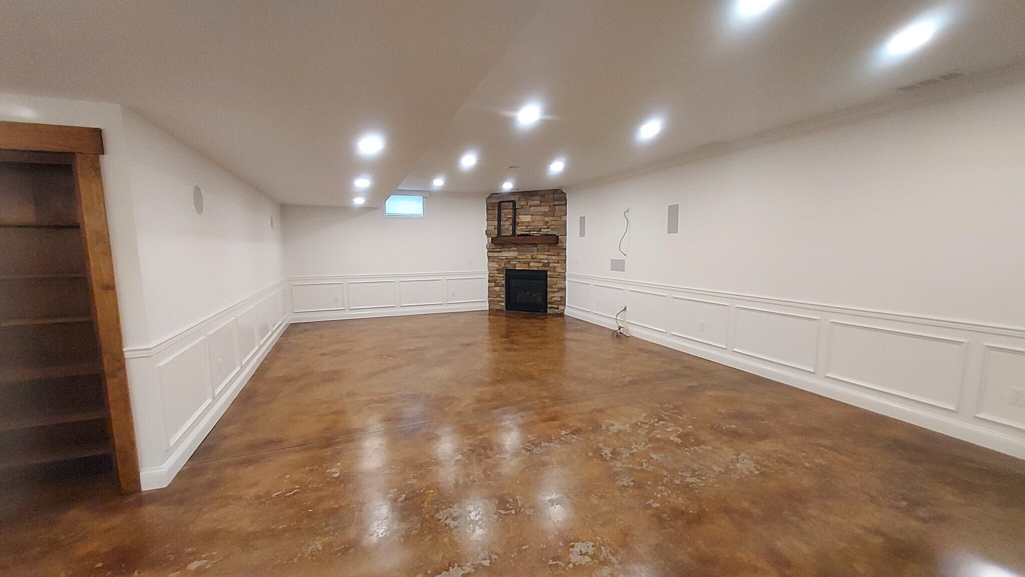 Building Photo - 1295 Needham Cir E