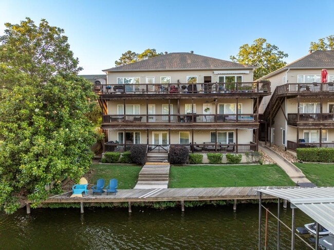 Building Photo - 122 Chambers Point
