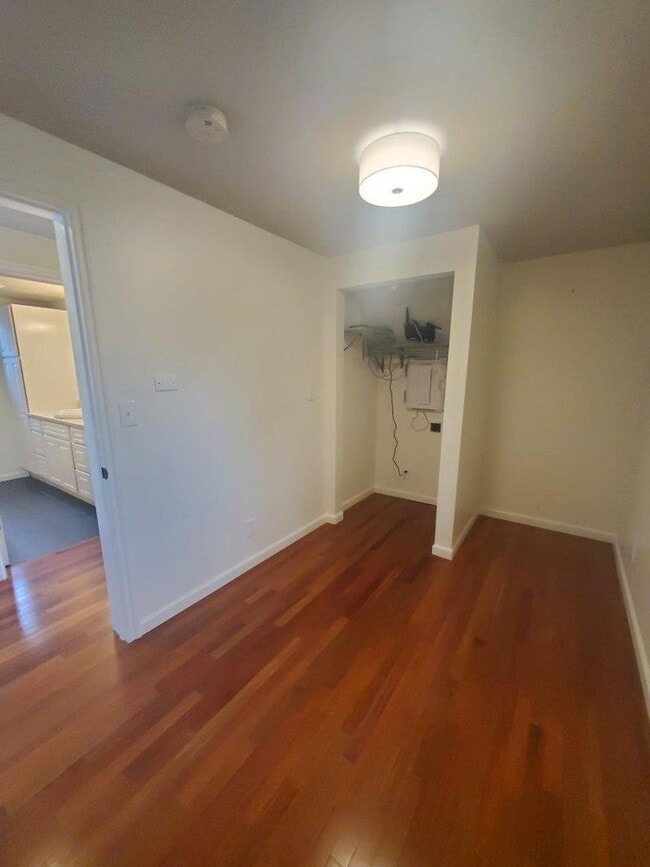 Building Photo - Newly remodeled with quality and comfort throughout.