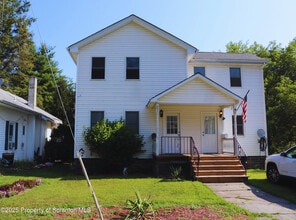 Building Photo - 651 Paupack St