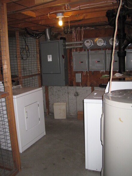 Building Photo - 5 Minott St