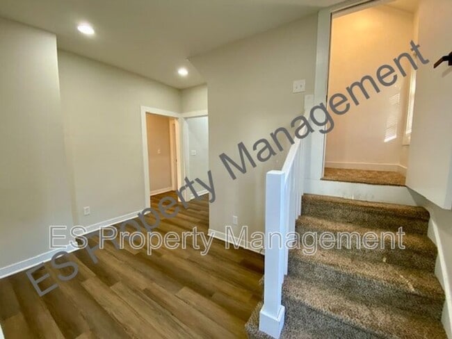 Building Photo - 44 N Oakland Ave