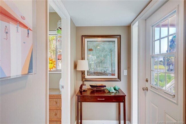 Building Photo - 5564 NE Gulfstream Way