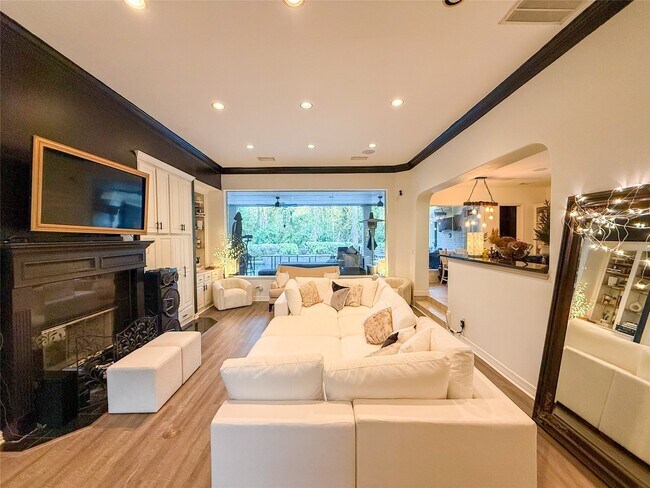 Building Photo - 15318 Beecham Dr