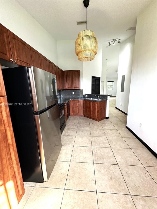 Building Photo - 3550 NE 5th St