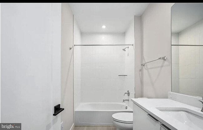 Building Photo - 4768 Sully Pt Ln