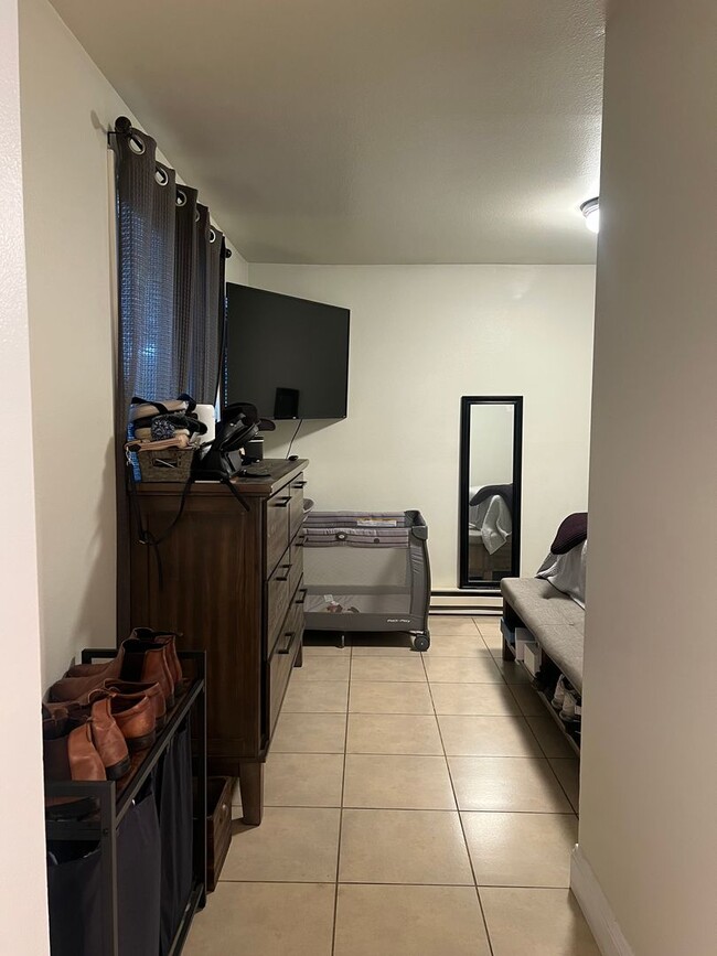 Building Photo - Welcome to Renton Ridge, 3 bed 2 bath with...