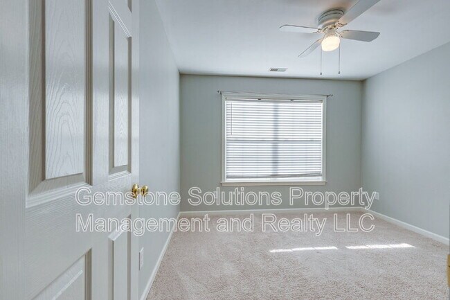 Building Photo - 1035 Watauga Ct