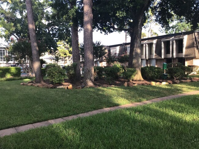 Building Photo - 12633 Memorial Dr