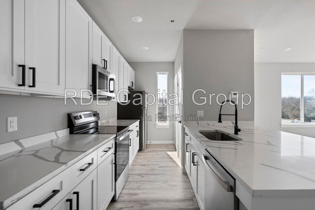 Building Photo - 948 S Corinth St Rd