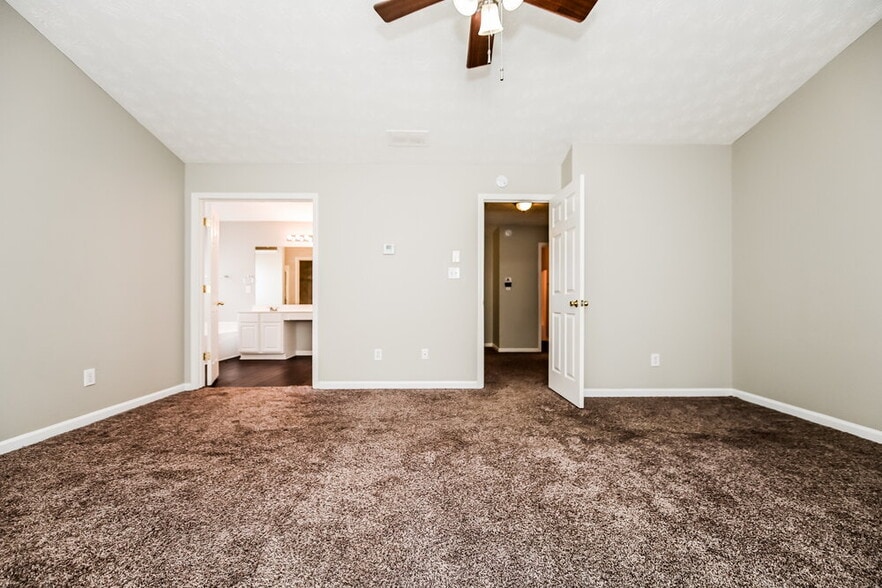 Building Photo - 251 Winthrop Ln