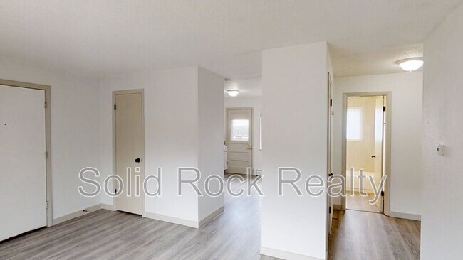 Building Photo - 1027 Westmoreland Rd
