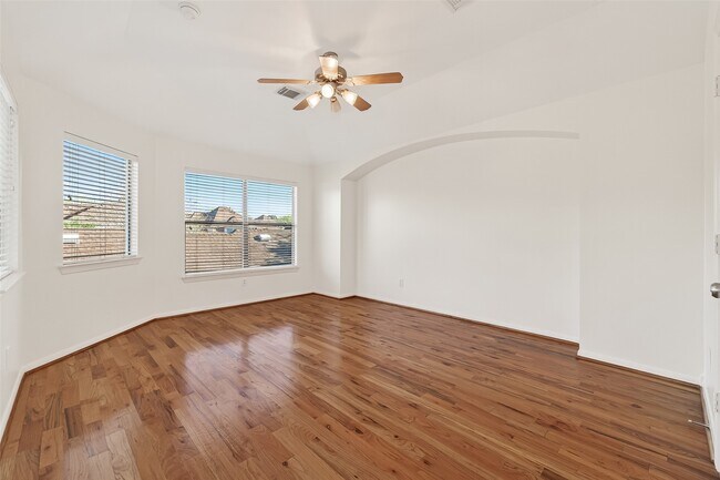 Building Photo - 17719 Brair Arbor