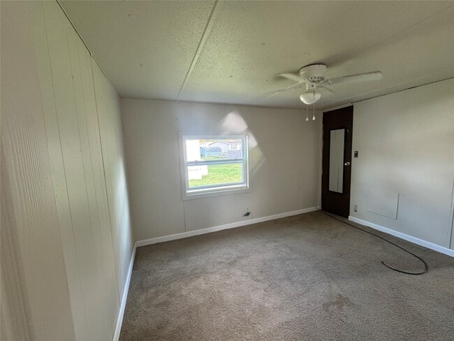 Building Photo - 761 NY-369