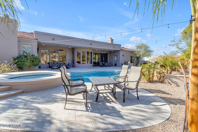 Building Photo - 6938 E Lomas Verdes Dr