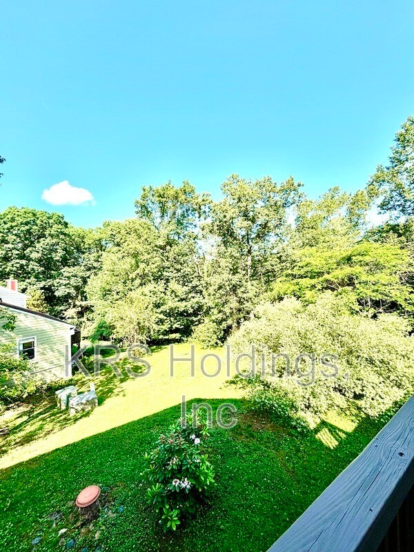 Building Photo - 542 Whitcover Cir