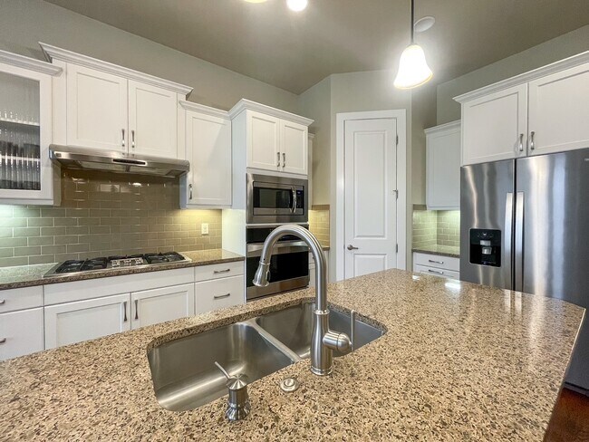 Building Photo - 307 E Grove Creek Ln