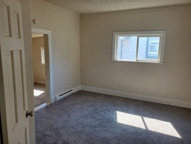 Building Photo - 3 Bed 1 Bath Home!!!